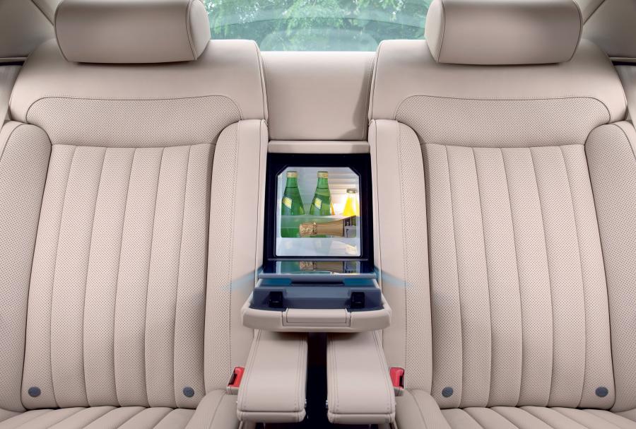 Volkswagen Phaeton 2010 года  (фото 44 из 49)